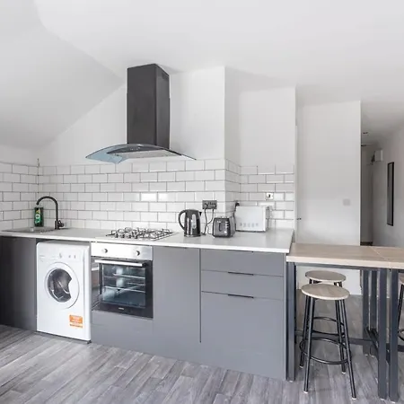 2 Bed Close To Bradford Centre *